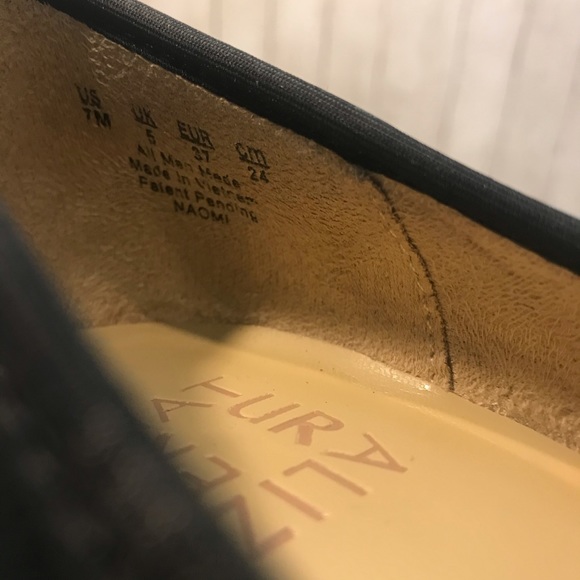 Naturalizer Black Heels Size 7 - Picture 4 of 5